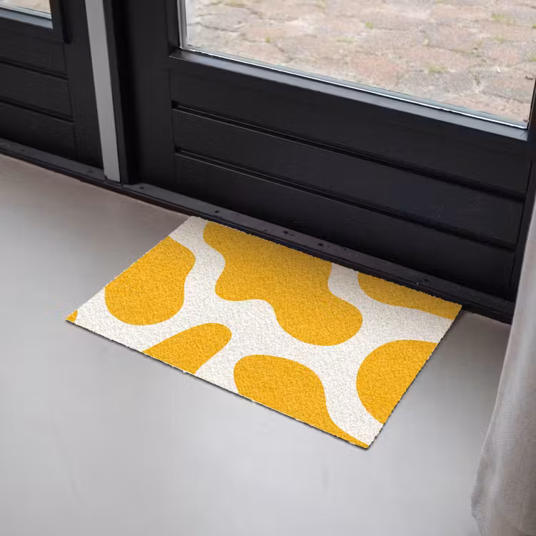 Vlekken patroon - Wit - Geel - Minimalistisch Deurmat klein -sfeer2
