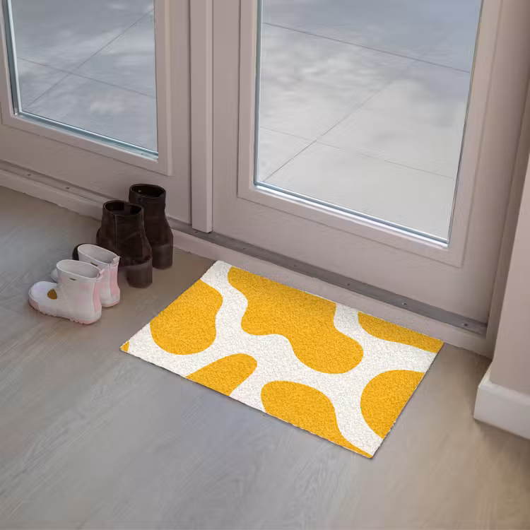 Vlekken patroon - Wit - Geel - Minimalistisch Deurmat klein -sfeer3