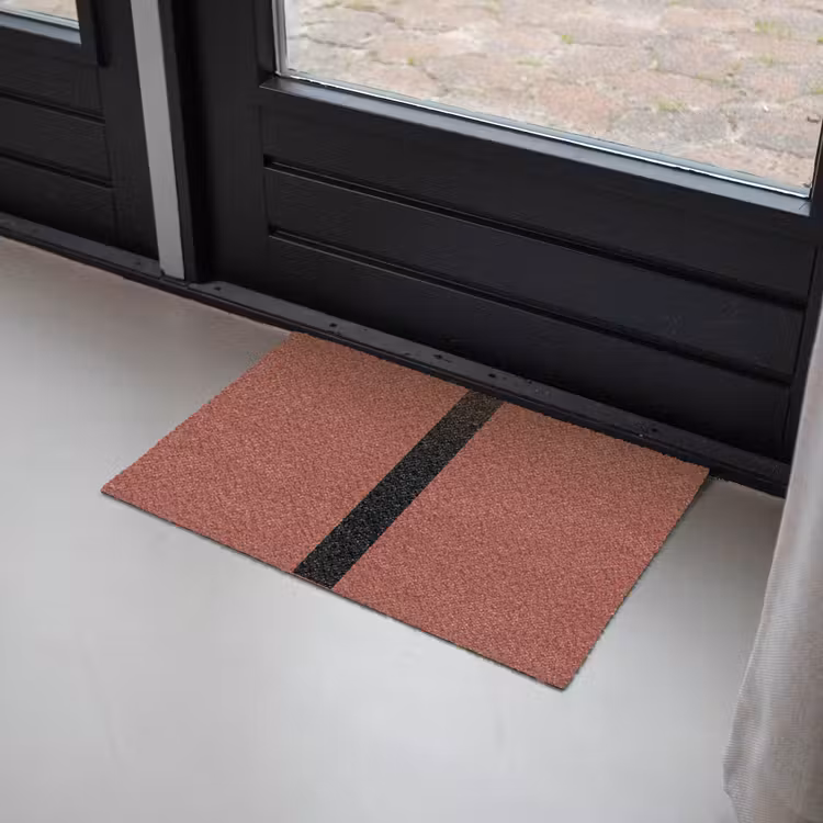 Rood - Zwart - Streep - Minimalistisch Deurmat klein -sfeer2