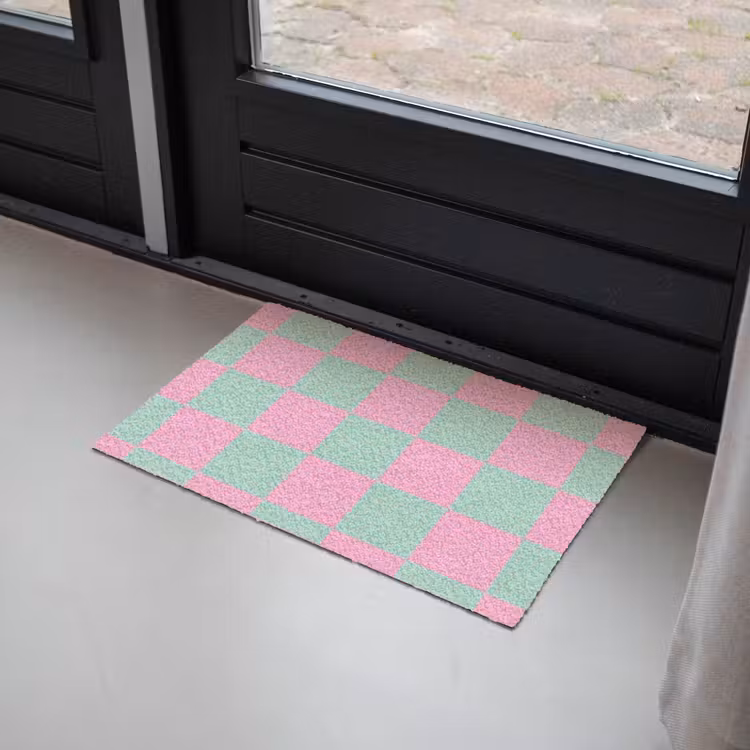 Schaakbord patroon - Groen - Roze - Blokjes Deurmat klein -sfeer2