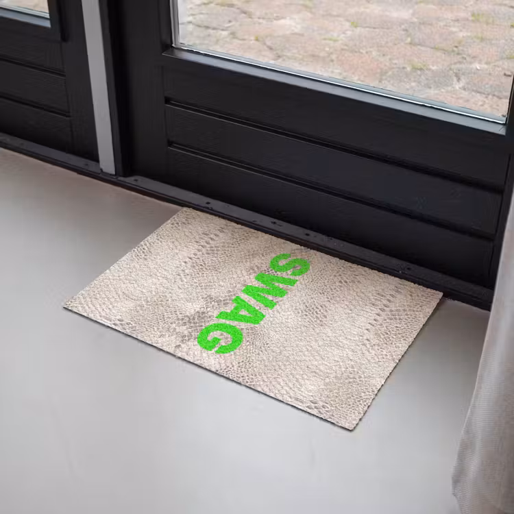 Slangenprint - SWAG - Neon - Groen Deurmat klein -sfeer2