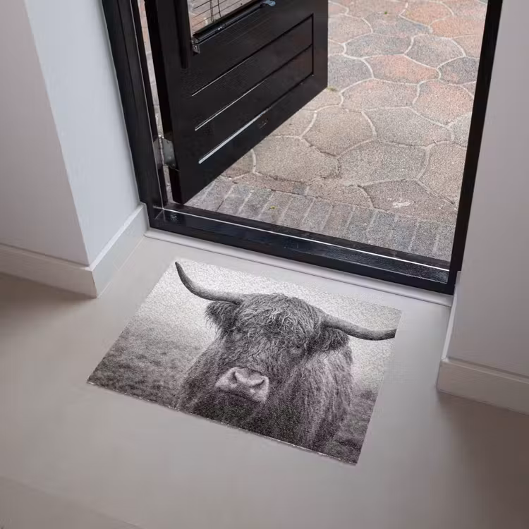 Schotse hooglander - Zwart - Wit - Gras Deurmat klein -sfeer5