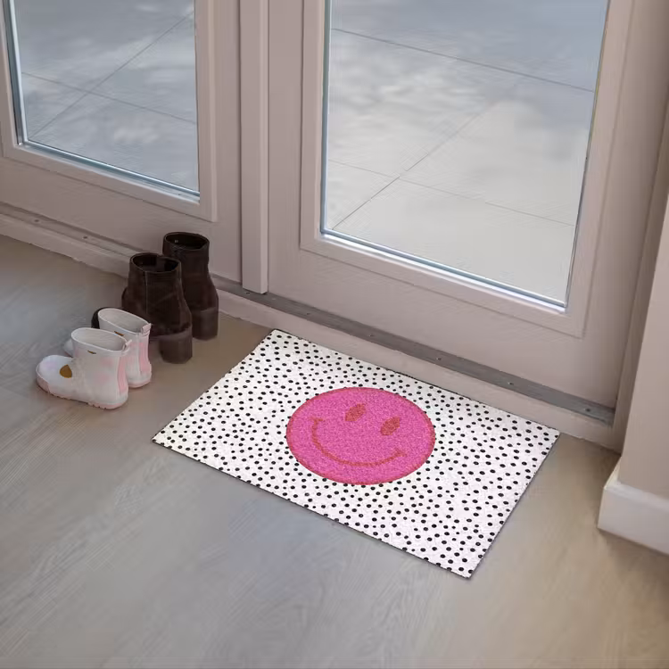 Smiley - Roze - Stippen Deurmat klein -sfeer3