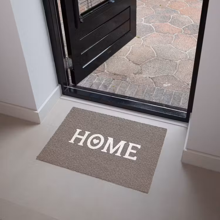 Home - Tekst - Taupe Deurmat klein -sfeer5