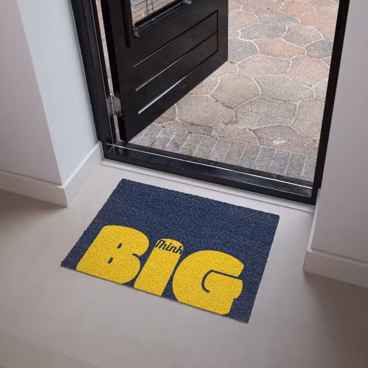 Think big - Blauw - Geel Deurmat klein -sfeer5