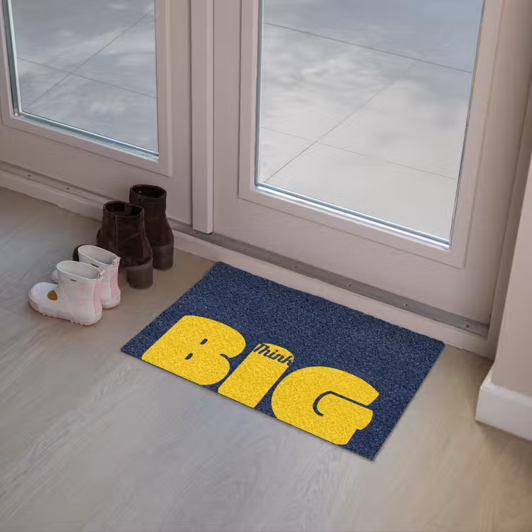 Think big - Blauw - Geel Deurmat klein -sfeer3