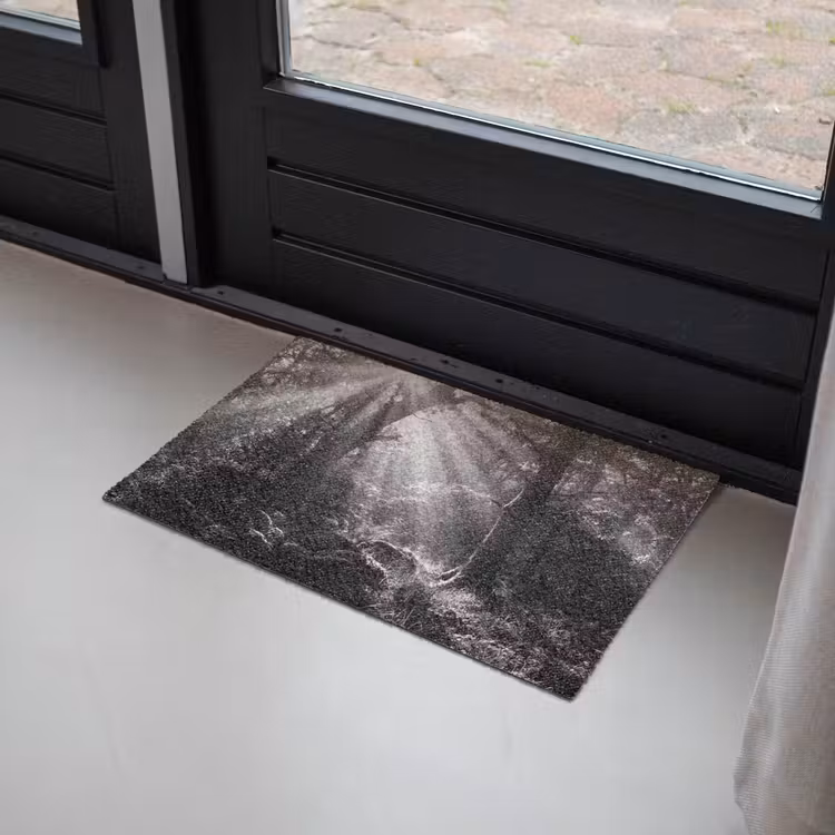 Bos - Lichtstralen - Natuur - Zwart-wit Deurmat klein -sfeer2