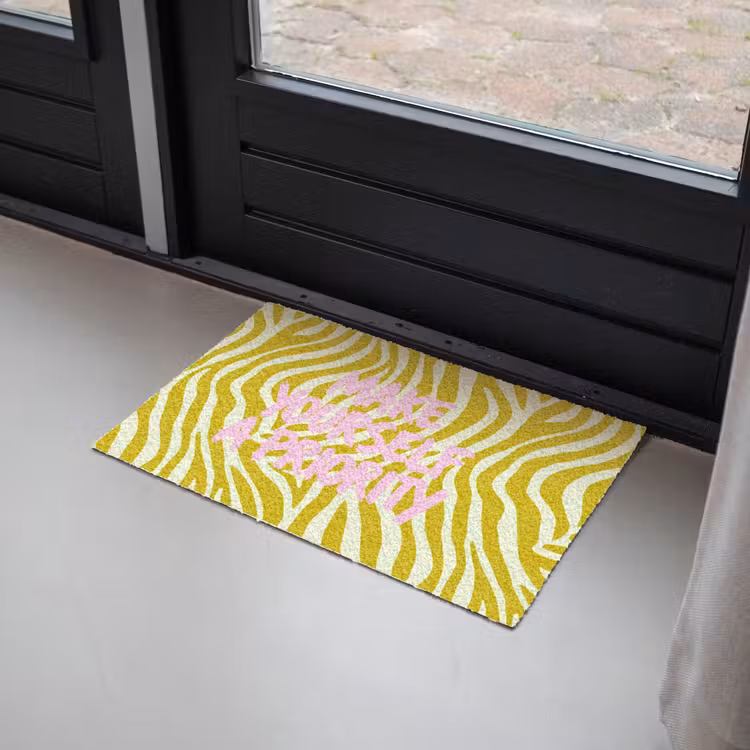Zebraprint - Priority - Roze Deurmat klein -sfeer2