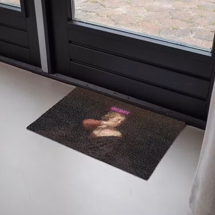 Quote - Neon - vrouw Deurmat klein -sfeer2