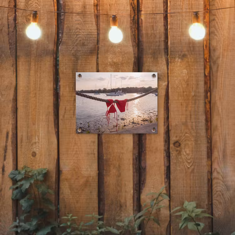 Badkleding - Rood - Zomer - Water - Zonsondergang tuinposter los doek klein -sfeer1