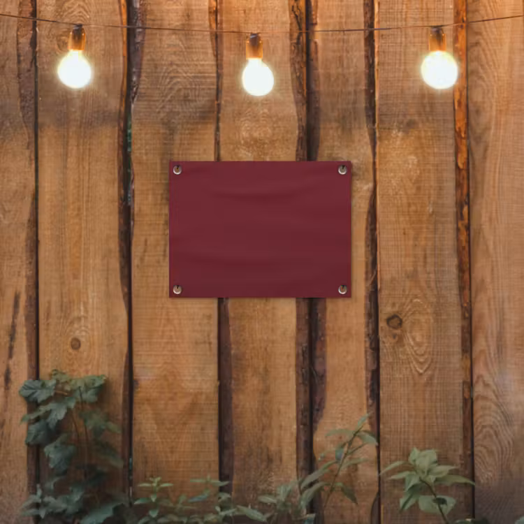Dark - Garnet - Rood tuinposter los doek klein 239 -sfeer1