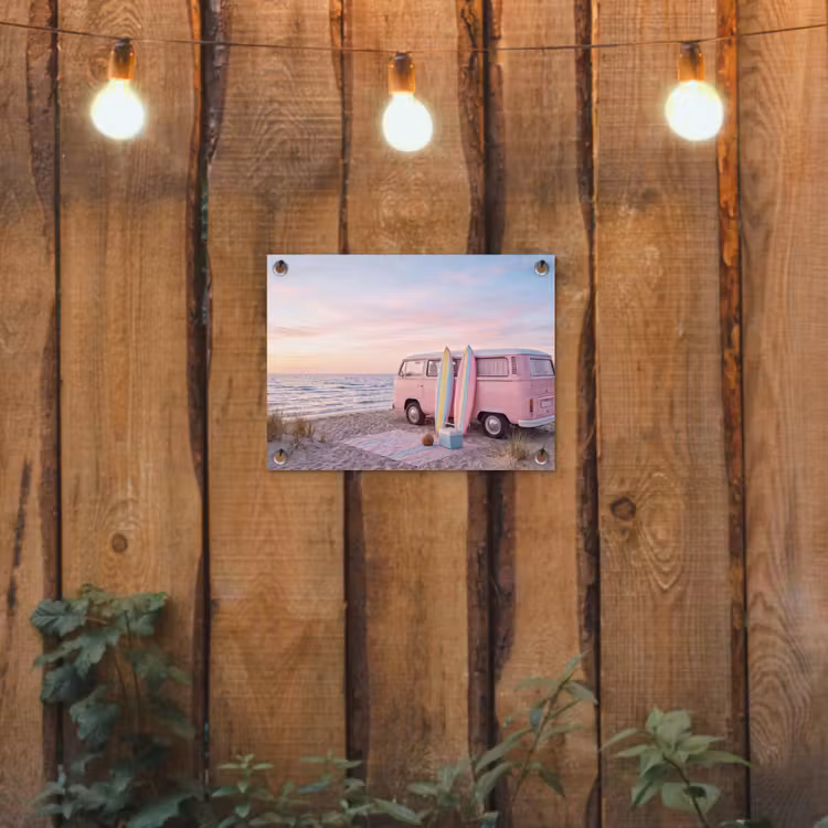 Busje - Strand - Surfplank - Zomer - Roze tuinposter los doek klein -sfeer1