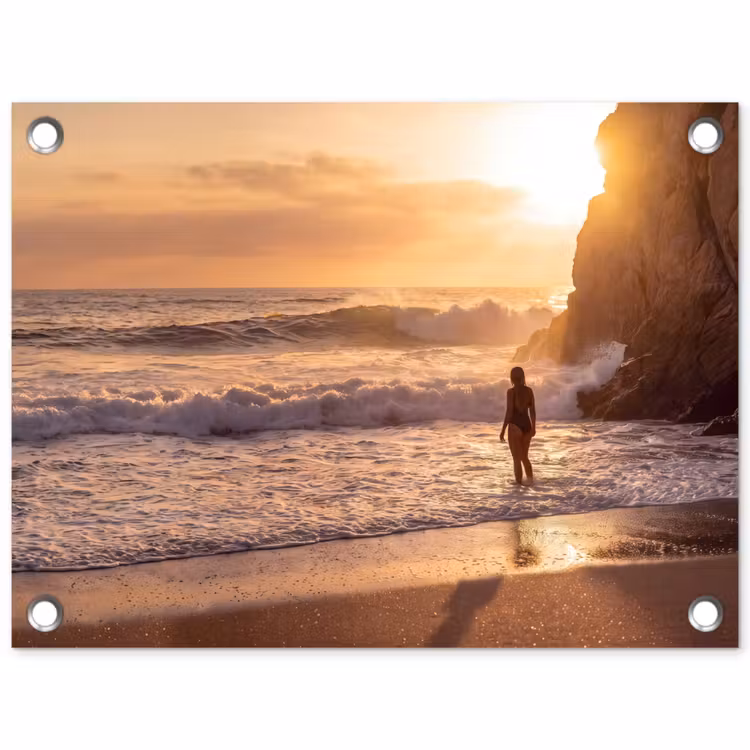 Mensen - Oceaan - Zonsondergang - Kust - Goud tuinposter los doek klein -3d