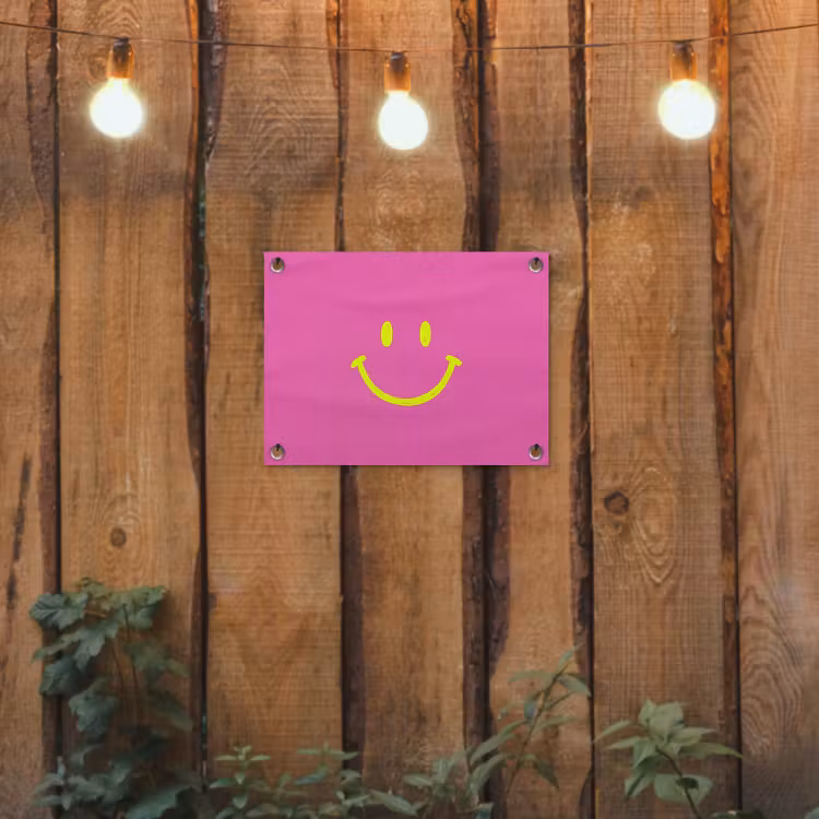 Smiley - Vrolijk - Roze tuinposter los doek klein -sfeer1