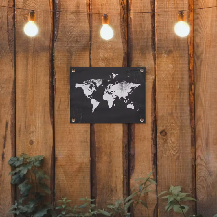 Wereldkaart - Zwart - Vliegtuig - Silhouet tuinposter los doek klein -sfeer1