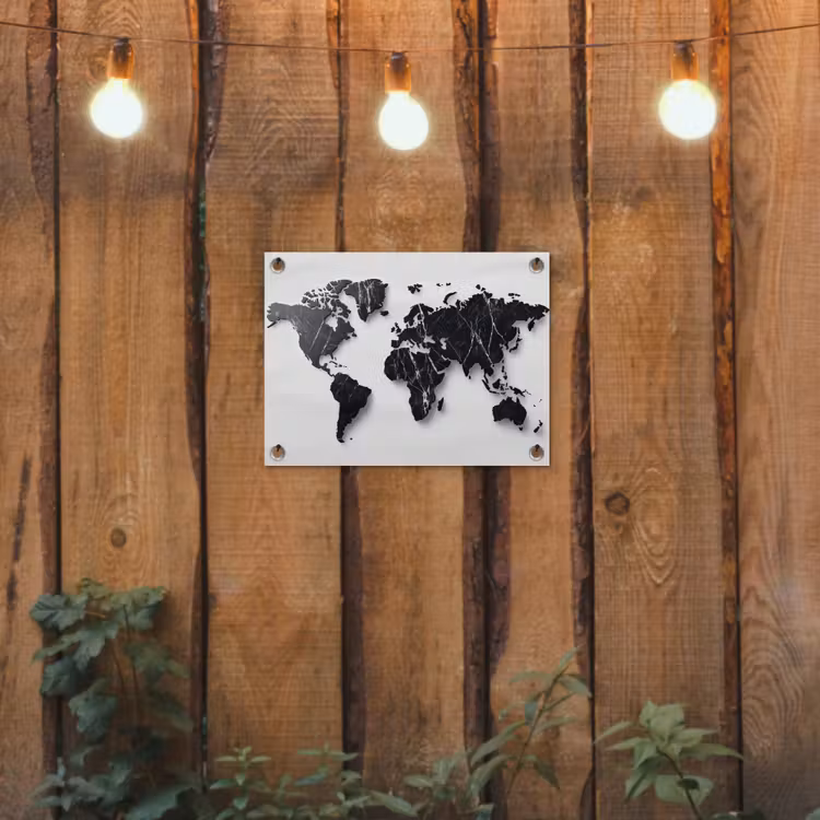 Wereldkaart - Zwart - Marmer - Elegant tuinposter los doek klein -sfeer1