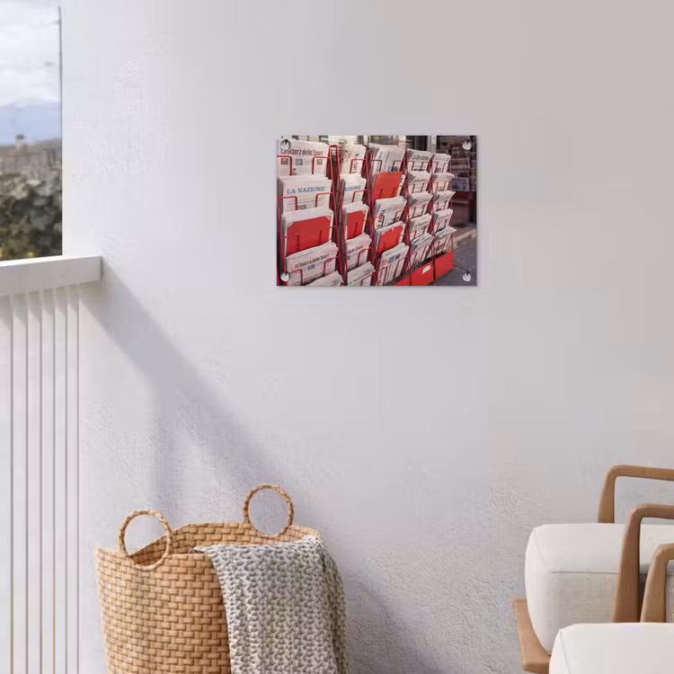 Kranten - Rek - Stedelijk - Dagelijks leven - Rood tuinposter los doek klein -sfeer8