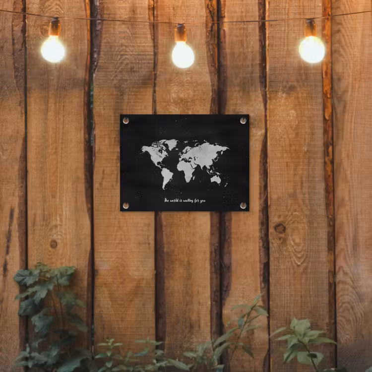 Quote - Wereldkaart - Zwart tuinposter los doek klein -sfeer1