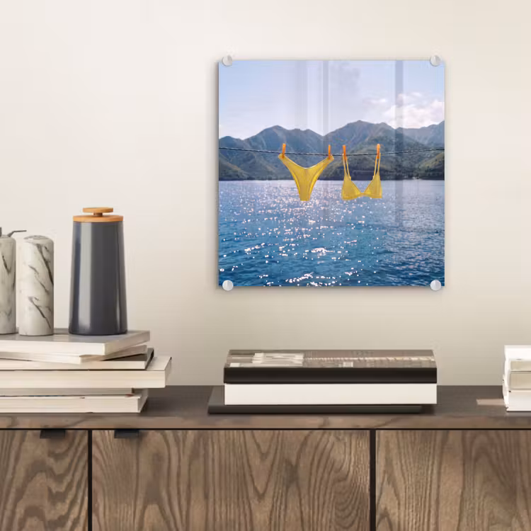 Glasbild - Bademode – Bikini – Meer – Berge – Gelb - Badmode - Bikini - Zee - Bergen - Geel plexiglas 5mm klein