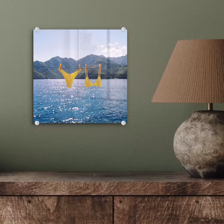 Glasbild - Bademode – Bikini – Meer – Berge – Gelb - Badmode - Bikini - Zee - Bergen - Geel plexiglas 5mm klein