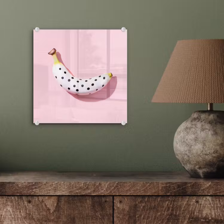 Banaan - Stippen - roze plexiglas 5mm klein -sfeer3