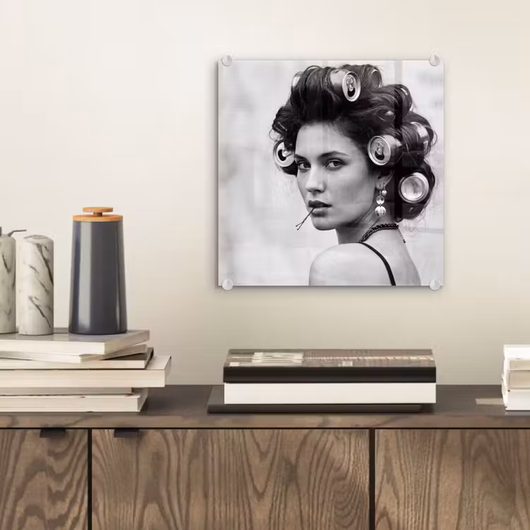 Edgy - Vrouw - Zwart - Wit plexiglas 5mm klein -sfeer1