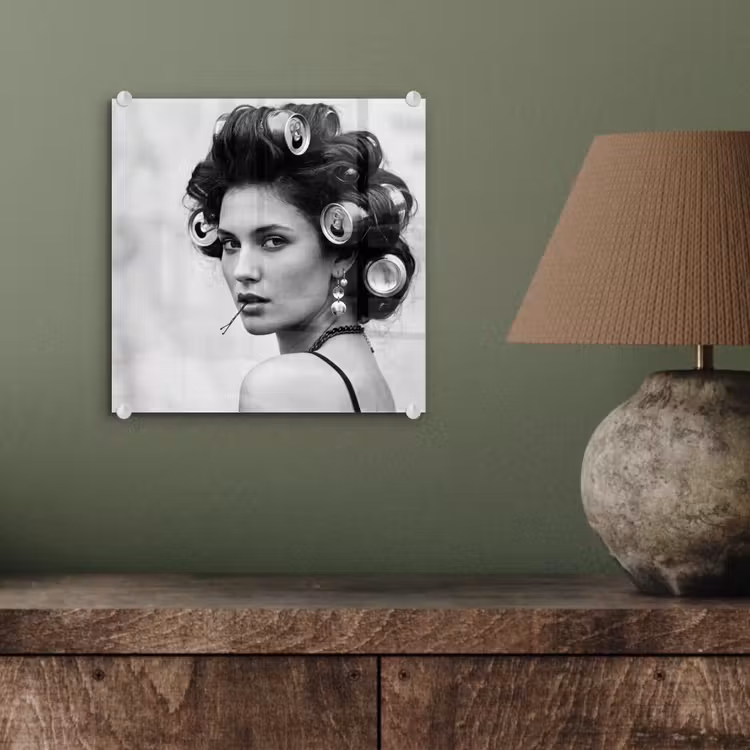 Edgy - Vrouw - Zwart - Wit plexiglas 5mm klein -sfeer3