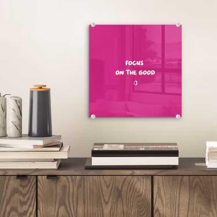 Focus - Smiley - Roze plexiglas 5mm klein -sfeer1