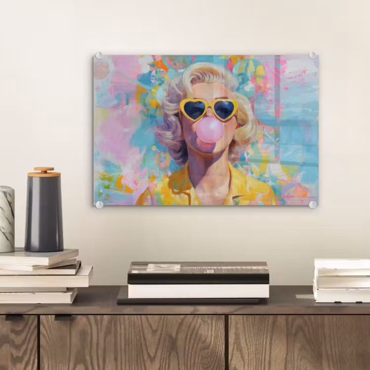 Vrouw - Blond - Roze kauwgom - Kleurrijk - Pastel plexiglas 5mm klein -sfeer1