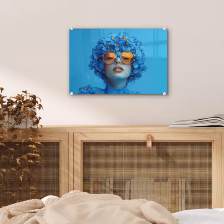 Vrouw - Bloem - Blauw - Modern - Bril - Portret plexiglas 5mm klein -sfeer3
