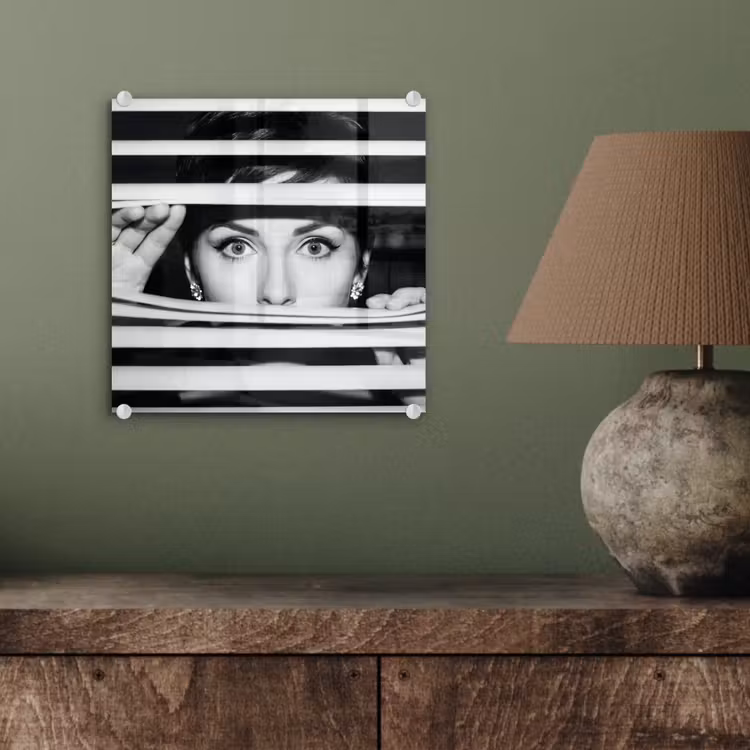 Vrouw - Jaloezieën - Portret - Zwart-wit plexiglas 5mm klein -sfeer3