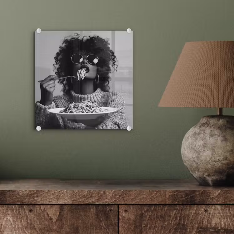 Vrouw - Pasta - Zwart - Wit plexiglas 5mm klein -sfeer3