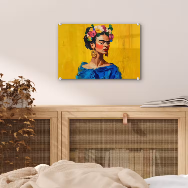 Frida Kahlo - Vrouw - Geel - Blauw - Bloemen plexiglas 5mm klein -sfeer3