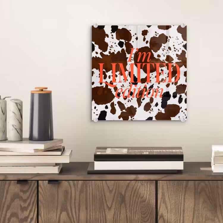 Koeienprint - Limited edition - Rood plexiglas 5mm klein -sfeer1