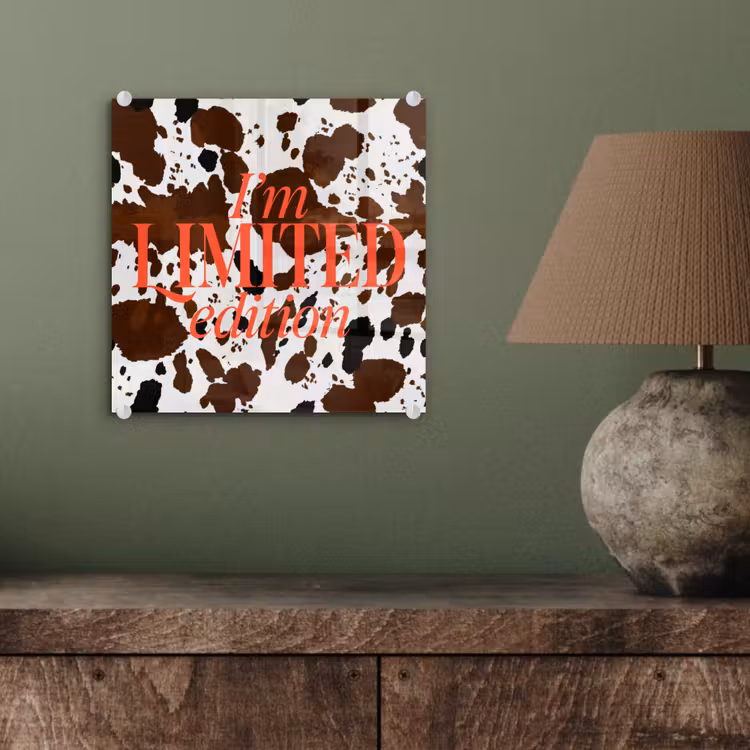 Koeienprint - Limited edition - Rood plexiglas 5mm klein -sfeer3