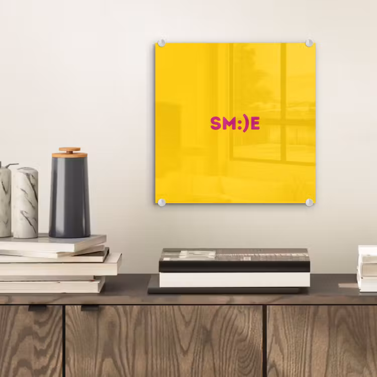 Smile - Roze - Geel plexiglas 5mm klein -sfeer1