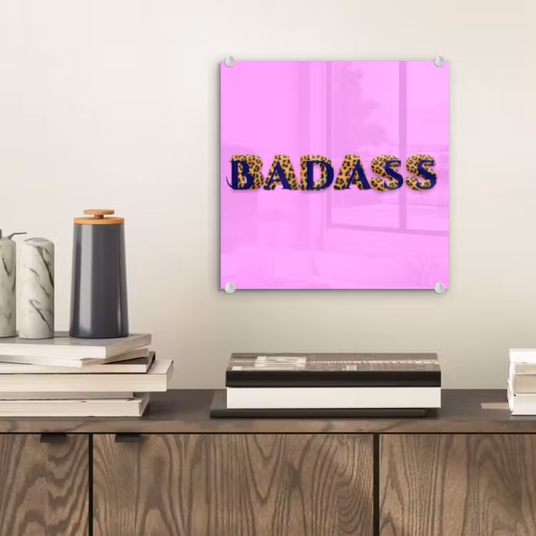 Felroze - Badass - Panterprint - Schaduw plexiglas 5mm klein -sfeer1
