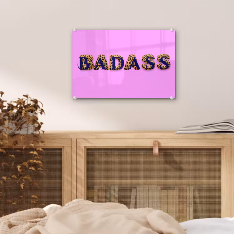 Felroze - Badass - Panterprint - Schaduw plexiglas 5mm klein -sfeer3