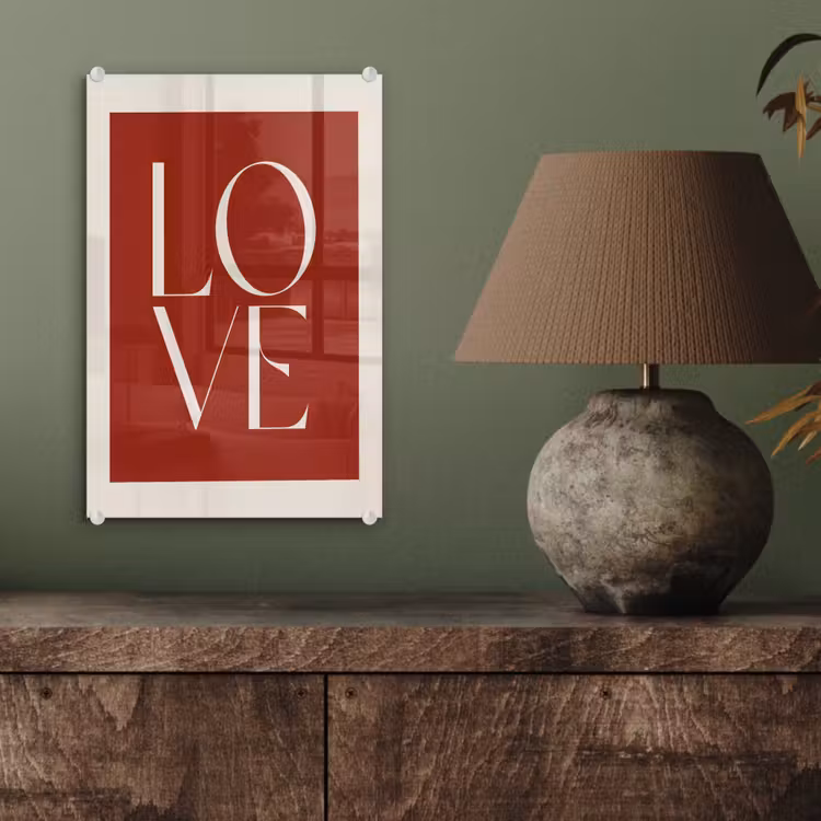 Love - Rood - Minimalistisch plexiglas 5mm klein -sfeer3