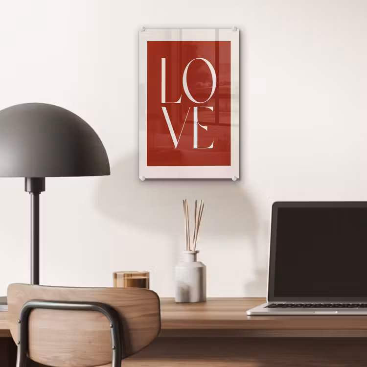 Love - Rood - Minimalistisch plexiglas 5mm klein -sfeer6