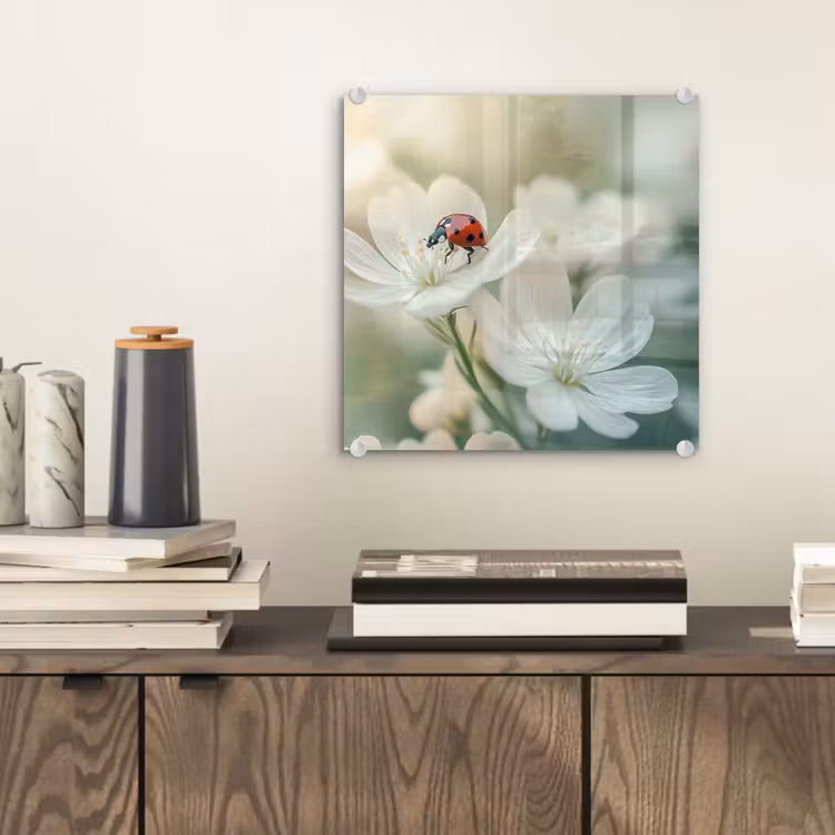 Lieveheersbeestje - Bloemen - Wit plexiglas 5mm klein -sfeer1