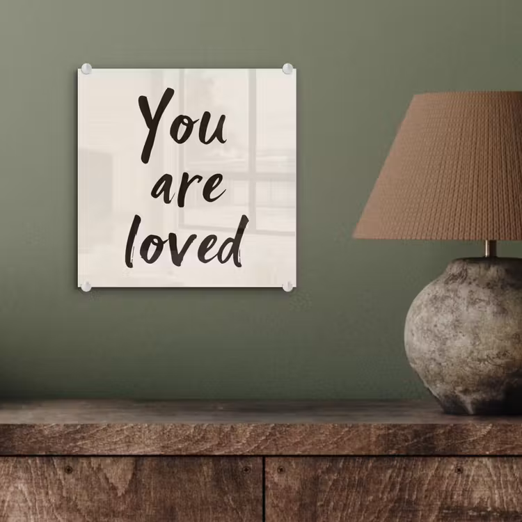Minimalistisch - Beige - Love plexiglas 5mm klein -sfeer3