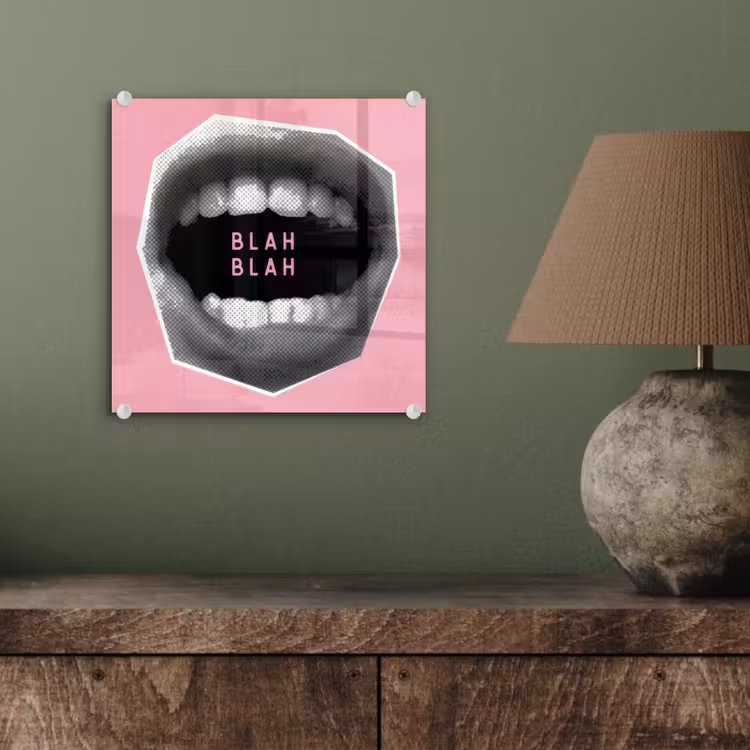 Mond - BLAH BLAH - Roze plexiglas 5mm klein -sfeer3