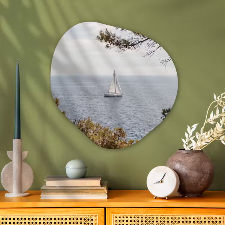 Glasbild Organische Form - Segelboot – Bäume – Wasser - Zeilboot - bomen - water Wandcirkel Organisch Plexiglas middel