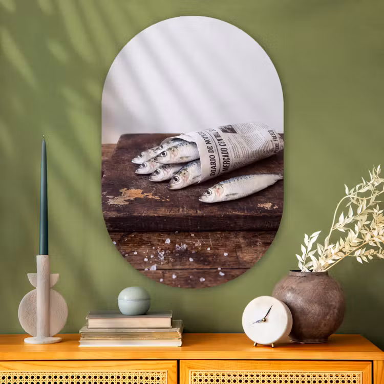 Glasbild Oval - Sardine – Zeitung – Schneidebrett - Sardientje - krant - snijplank Wandcirkel Ovaal Glas middel