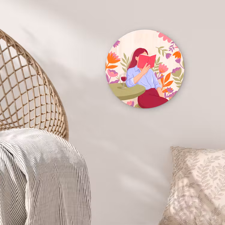 Glasbild Rund - Frau – Lesen – Zuhause – Modern – Blumen - Vrouw - Lezen - Thuis - Modern - Bloemen Wandcirkel plexiglas klein