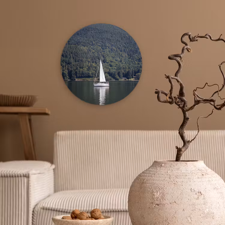 Glasbild Rund - Segelboot – Wasser – Berge – Natur – Grün - Zeilboot - Water - Bergen - Natuur - Groen Wandcirkel plexiglas klein