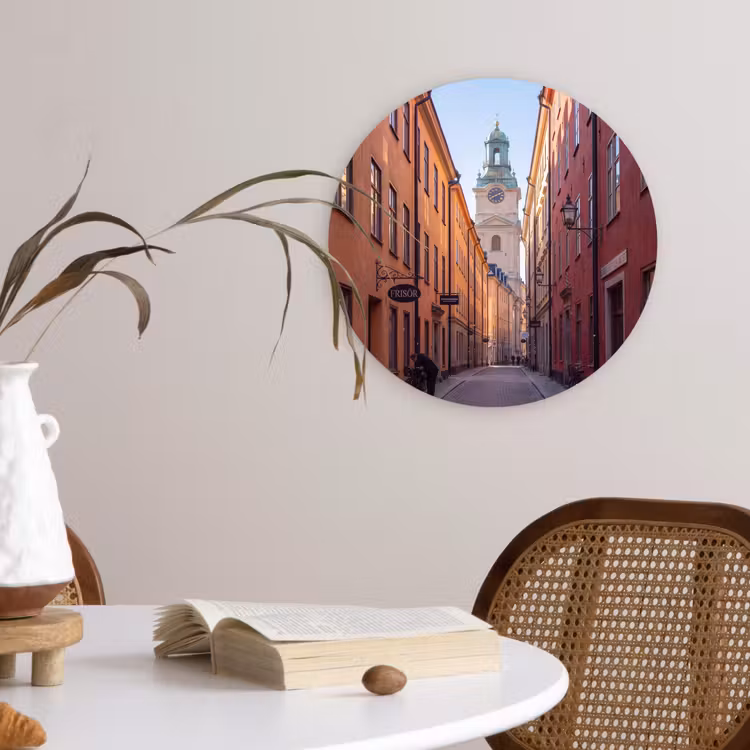 Glasbild Rund - Straße – Glockenturm – Stadt – Architektur – Historisch - Straat - Klokkentoren - Stad - Architectuur - Historisch Wandcirkel plexiglas klein