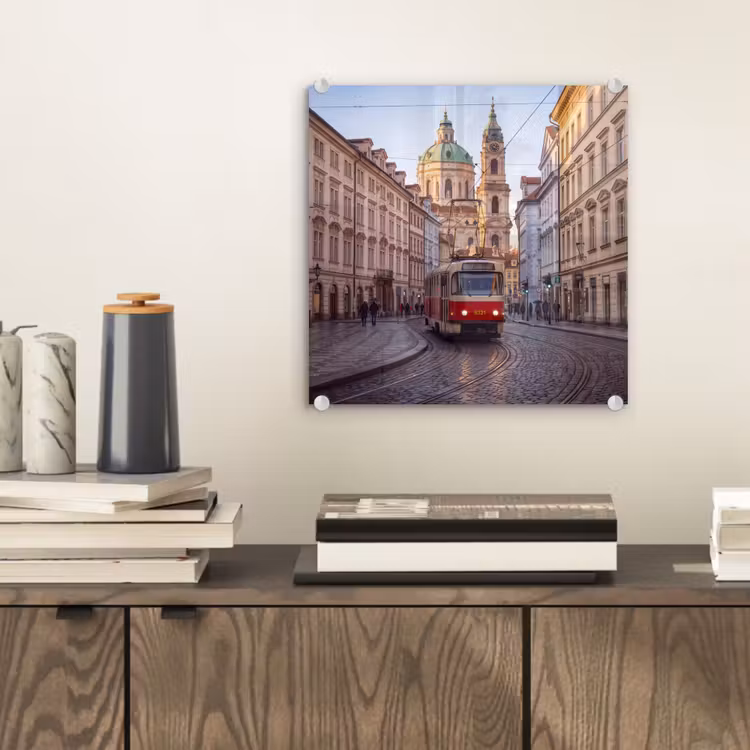 Glasbild - Straßenbahn – Straße – Stadtansicht – Klassisch – Rot - Tram - Straat - Stadsgezicht - Klassiek - Rood plexiglas 5mm klein