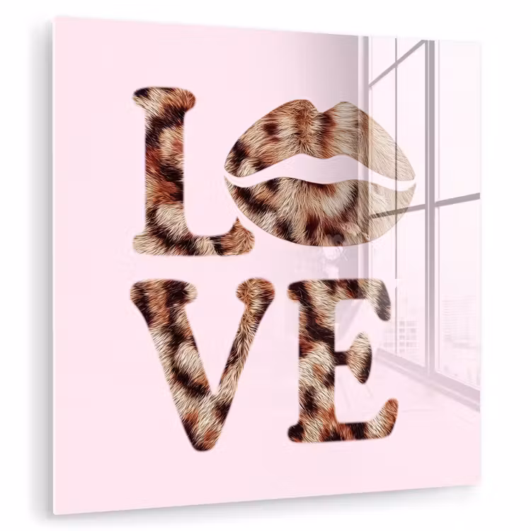 Tekst - Love - Pantervacht - Lichtroze plexiglas 5mm klein -zzzproduct_nieuw